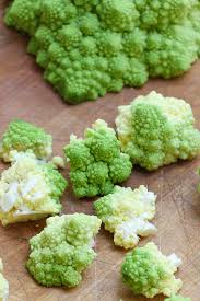 Called broccoli romanesco, some say it's a cross between cauliflower and broccoli. The 4 Best Ways To Cook Romanesco Broccoli Tipbuzz