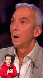 A few weeks ago at FirstBank Nigeria 🇳🇬, a security guard took the  courage to approach General Manager Ayomide Babalola, to tell him that he  was a graduate and would like to