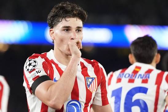 Simeone Parte per Ibiza Proprio Mentre Julian Alvarez Voleva Parlare
