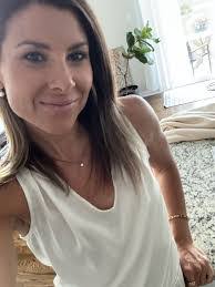 Sarah Marion's Instagram, Twitter & Facebook