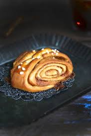 Teste Un Delice Korvapuusit Ou Pulla Mais Aussi Divines Brioches Scandinaves A La Cannelle Alimentation Cuisine Recette