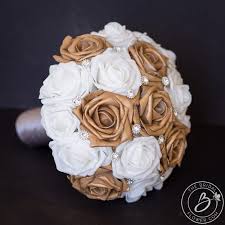 One of the most quintessential fall sights is witnessing the leaves on trees changing color, and we love how leaves in shades of gold and orange served to brighten up this fall bouquet. White And Gold Wedding Bouquets Off 79 Buy