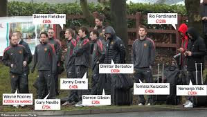 Shane warne currently is the head coach of rajasthan royals in ipl. Manchester United Wait For The Team Bus In The World S Most Expensive Bus Queue Daily Mail Online