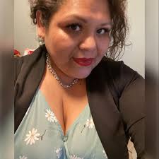 Si tuvieras la oportunidad de tomarnos una taza de café ☕️ en persona.  ¿Sobre que tema te gustaría conversar conmigo?