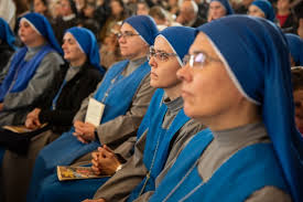 Thousands gather at Jordan River with patriarch to mark baptism of Jesus