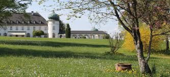 Bietet ein umfassendes angebot an dieses reicht von wohnungen für familien und singles bis hin zu seniorengerechten wohnungen. Starnberger See Immobilie Wohnung Mieten Kaufen