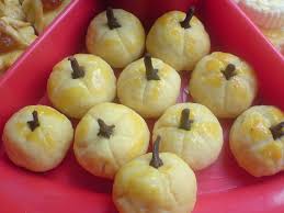 Tahun baharu cina merupakan perayaan terpenting orang cina bagi menyambut tahun baru dalam kalendar qamari cina. Kuih Biskut Raya Ohh Lah Nazrinzaini