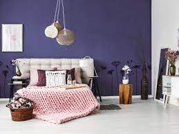 Der ort soll ruhe bieten und einen rückzugsbereich, an den man sich begibt, um den alltag hinter sich zu lassen. Violette Wande Und Dekoration Ideen Tipps Von Wandtattoo De
