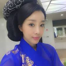 Original Hallyu Top Star Suddenly Leaves Korea Due to Son's Issues: Recent  Updates