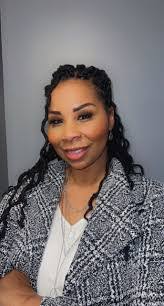 Veronica Earley's Instagram, Twitter & Facebook