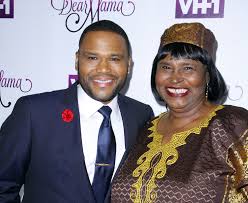 ‘To Tell the Truth' Host Anthony Anderson Explains How His Mom Became the Show's Secret Weapon