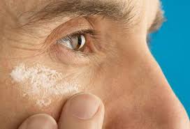 manchas amarelas na pele causas