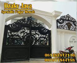 10 ide dan desain pagar besi tempa yang mewah. Keunggulan Pagar Besi Tempa Dibandingkan Pagar Minimalis Spesialis Pagar Klasik Mewah