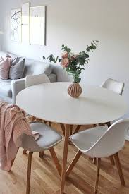 10 Out Of The Box Affordable Dining Tables That Will Also Save You Space Decoracao Sala Pequena Simples Decoracao Sala Pequena Apartamento Salas Pequenas