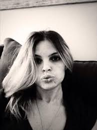 Mila Ewing @MilaEwing