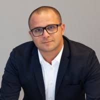 400+ ملفًا شخصيًا يحتوي على “Schiraldi”