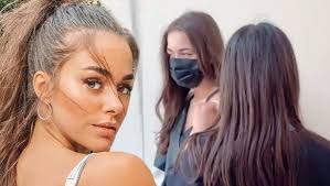 She started acting career by the support of her sister hande soral who is an actress. Bensu Soral Received A Coronavirus Vaccine