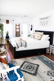 An Eclectic And Modern Bungalow In Phoenix Arizona Via Design Sponge Eclectic Bedroom Bungalow Decor Eclectic Decor Bedroom