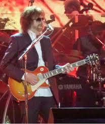 Jeff lynne roy orbison george harrison tom petty bob dylan eine tolle zusammenstellung mit den beiden alben vol.1 und vol.3 (es gibt keine vol.2) Jeff Lynne