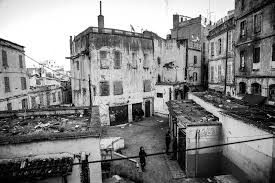 Pres Du Marche Aux Puces De La Rue Boutin Dans La Basse Casbah Casbah Alger Tourisme Bab El Oued