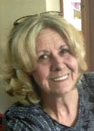 Donna Lea's Instagram, Twitter & Facebook