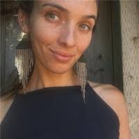 Jennifer Bloomquist's Instagram, Twitter & Facebook