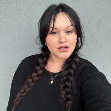 Looking for someone who can cut curly hair! Tag your people 👇🏼