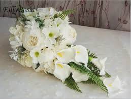 Cascade bouquets feature flowers that descend below the main portion of the bouquet design. White Bridal Bouquet Calla Lily Cascade Bouquet Country Wedding Flowers Artificial Elegant Waterfall Bridesmaid Bouquet 2020 Buy At The Price Of 37 45 In Aliexpress Com Imall Com