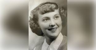 Madelyn Smith's Instagram, Twitter & Facebook