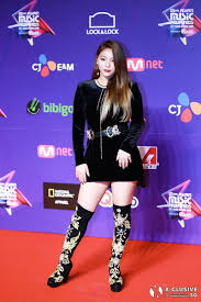 They Met Took A Photo And Everything Went Viral From There Ailee And Kang Daniel S Selfie From The 2017 Mama Caught Attention For In 2020 Ailee Kpop Girls Amy Lee