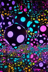 Crystal Bridges Museum Yayoi Kusama Infinity Mirrored Room My Heart Is Dancing Into The Universe Infinity Mirror Room Infinity Room Infinity Mirror