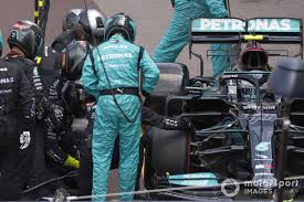 Like lewis hamilton, the finn's current deal expires at the end of the year but he is the. F1 Mur Pengikat Ban Mobil Valtteri Bottas Masih Tak Bisa Dilepas