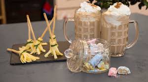 Magische Snackideen Direkt Aus Hogwarts Hier Gibt Es Rezepte Fur Butterbier Zischende Wissbies Und Kase Bese Fur D Butterbier Butter Bier Rezept Bier Rezepte