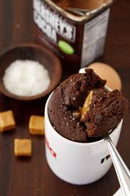 2 Minute Chocolate Salted Caramel Mug Cake By Bellalimento The Familykitchen Chocolate Caramel Mug Cale Bellalimen Microwave Snacks Mug Recipes Yummy Food
