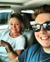 Keri Schindler's Instagram, Twitter & Facebook