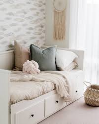 Celebrationhomes On Instagram This Ikea Australia Bed Is A Great Option For A Spare Room Come Offic In 2020 Zimmer Einrichten Jugendzimmer Zimmer Einrichten Zimmer
