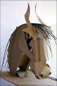 Op die manier trainen ze hun motorische vaardigheden en kunnen ze hun creativiteit uiten. 3d Horse Mask Template Google Search Cardboard Art Cardboard Sculpture Paper Sculpture