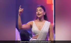 Pooja Hegde Dances To Her Smash Hits Butta Bomma And Arabic Kuthu At  Friend's Sangeet