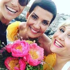 On Sait Enfin Pourquoi Cristina Cordula S Est Mariee En Jaune Elle Mariage Cristina Cordula Christina Cordula Cristina Cordula Maquillage
