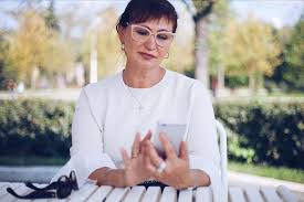 There is a lot of dating app for seniors. What If You Meet Your Boss On A Senior Dating App