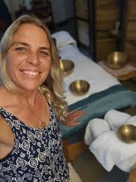 Loud Gong Fist Technique Demonstration