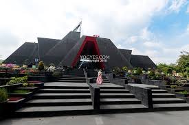 Dari stasiun bus takato tinggal berjalan kaki sekitar 15 menit menuju area taman. 10 Tempat Wisata Kaliurang Wajah Terkini Di Lereng Gunung Merapi
