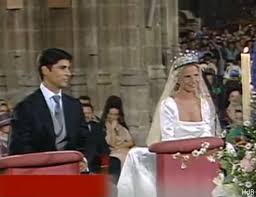 La última escapada del matrimonio ha sido a vejer de la frontera, uno de los pueblecitos con más encanto de cádiz, ubicado en la cima de una colina. Mediatica Boda Entre El Torero Fran Rivera Y La Duquesa De Montoro Eugenia Martinez De Irujo Emitida En Directo Por Tve La Hemeroteca Del Buitre