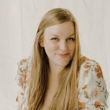 Karen Krum's Instagram, Twitter & Facebook