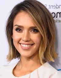 26 Most Flattering Short Hairstyles For Oval Faces In 2020 Oval Face Hairstyles Oval Face Haircuts Short Hair With Bangs