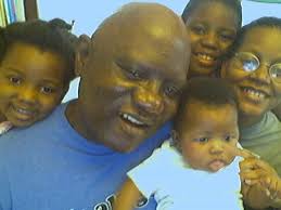 This is the one of the last family photos we have with my late dad. Can it  be Enhanced? : r/PhotoshopRequest