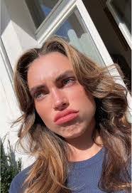 Charlene Weiss's Instagram, Twitter & Facebook