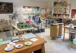 Wenn ein bad wieder in schönem 7 jahre alte badezimmer fliesen kaufen | alte badezimmer fliesen kaufen fliesenhändler schittek: Die Konrad Schittek Gmbh Handelt Mit Alten Nicht Mehr Am Markt Erhaltlichen Fliesen Br Wertvoller Restbestand Ikz