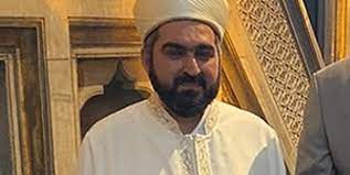 Laikliğin yeni anayasadan çıkarılması yönünde yaptığı çağrıyla gündeme gelen ayasofya camisi baş imamı prof. Ayasofya Camii Bas Imamindan Ilk Aciklama