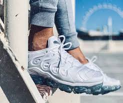 Nike is releasing a new color scheme of the nike air vapormax plus. Nike Air Vapormax Plus Avec Quoi Porter Ce Modele Improbable